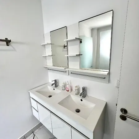 Suites 6 With Private Bathroom And Terrace * Oeiras